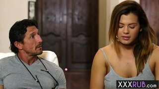 Babe Keisha Gris apprécié bite à sucer avant de chatte putain de hardcore