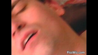 بالغ سنہرے بالوں والی ، کسبی ، بیکار ، اور ہو جاتا ہے